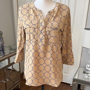Adrienne Vittadini Beige,Blk & White Lattice Tunic Style Top & Side Slits SM ❤️
